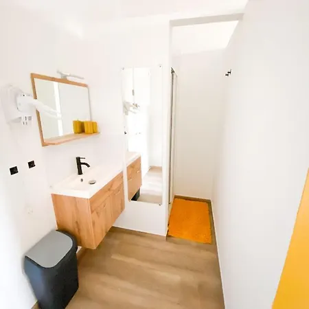 Capstay Roubaix Lille Private Shower & Netflix Exterior photo