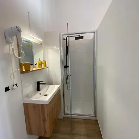 Capstay Roubaix Lille Private Shower & Netflix Exterior photo