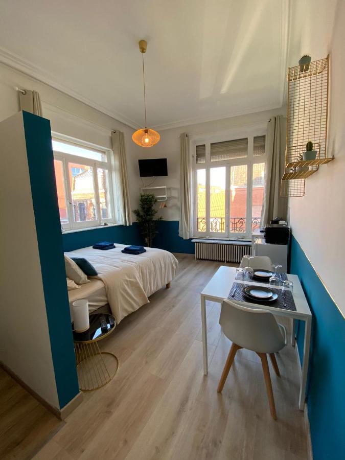 Capstay Lille Private Shower & Netflix