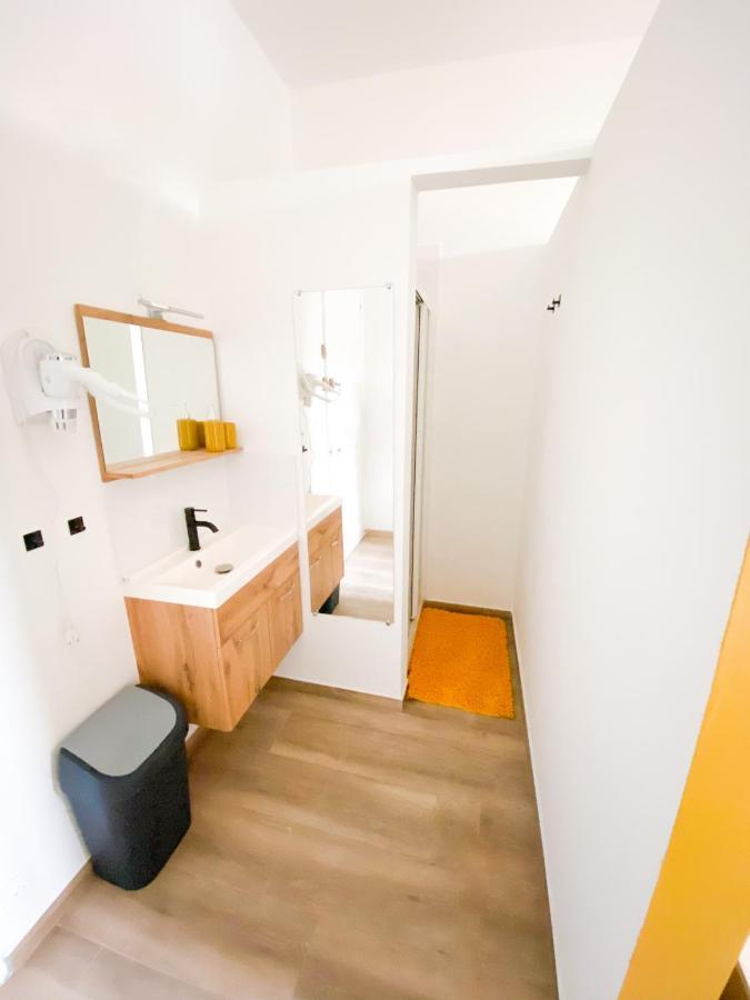 Apartment Capstay Lille Private Shower & Netflix Roubaix