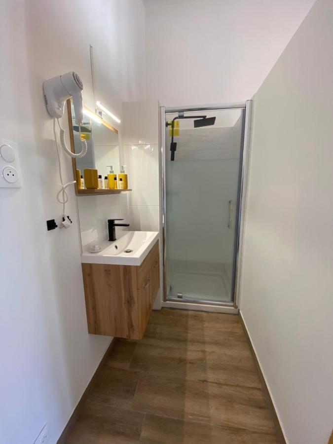 Capstay Lille Private Shower & Netflix Apartment *